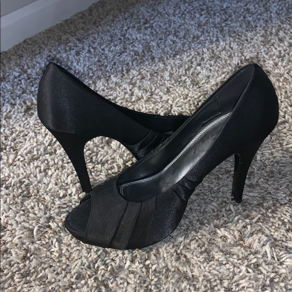 Lulu Townsend Black Open Toe Heels